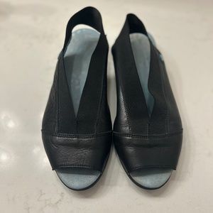 Cloud Footwear Caliber Black Sandal/Flat Size 37 EU